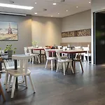 Conscious Vondelpark Hotel