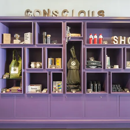 Отель Conscious Vondelpark