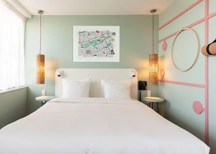 Conscious Vondelpark Отель 3*