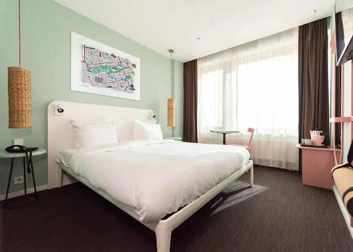 Conscious Vondelpark Отель 3*