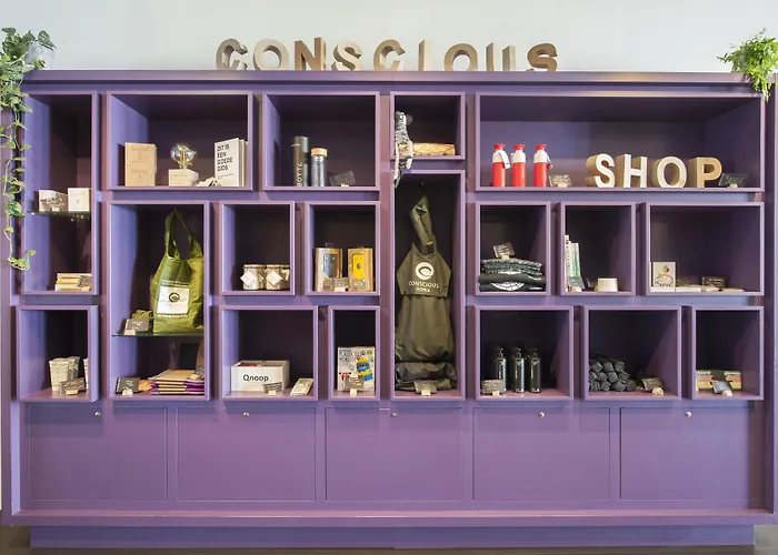 Отель Conscious Vondelpark