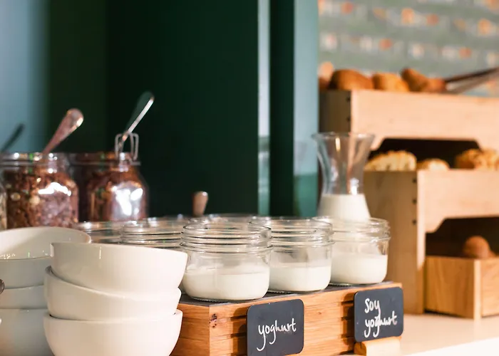 Conscious Vondelpark Отель