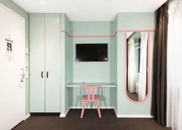 Отель Conscious Vondelpark 3*