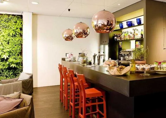 Отель Conscious Vondelpark