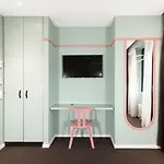 Отель Conscious Vondelpark 3*